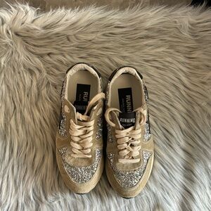 Golden Goose
Running Sole Glitter Upper